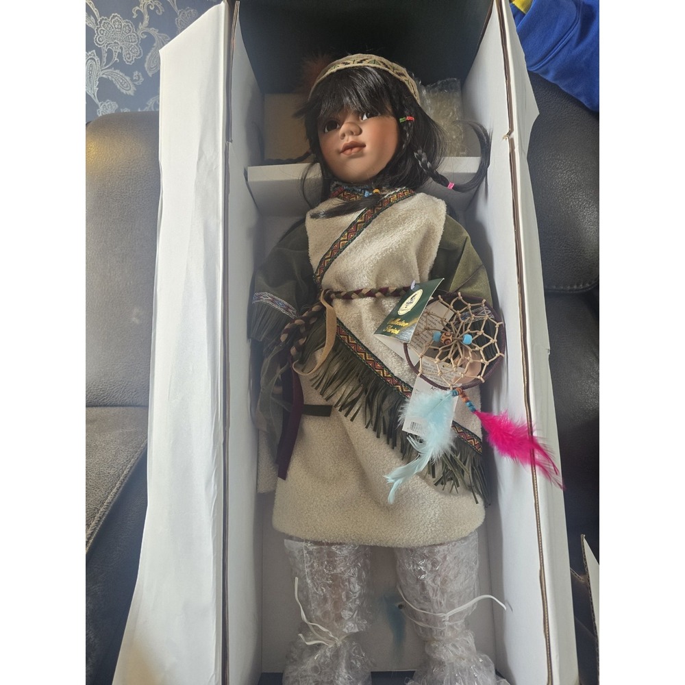 GEPPEDDO Collector Series 20" Doll Indian Girl ANOKI Certificate of Authenticity